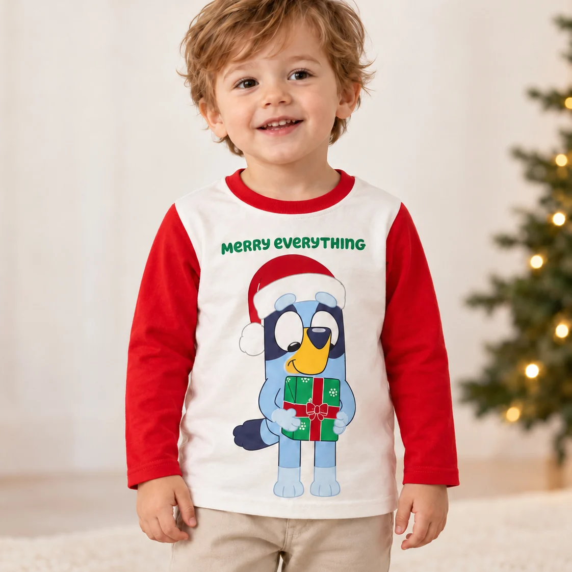Лонгслів-реглан «Bluey — Merry Everything» (Блуї з подарунком) — фото 1